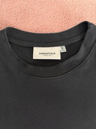 Camiseta Essentials Fear of God Negra