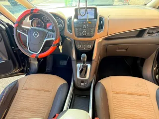 Opel Zafira Tourer 2013