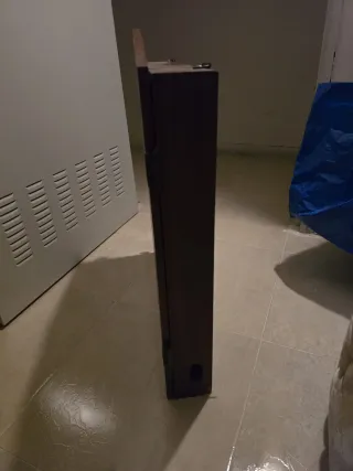 Diana de madera con puertas