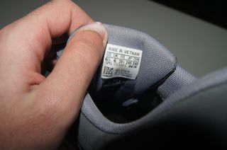 Sapatilhas Adidas cinzentas tam. 39