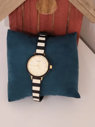 Reloj Kate Spade Rayas Blanco y Negro