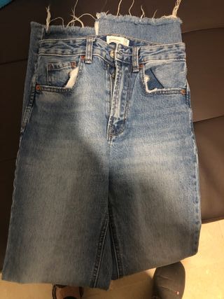 Pantalón vaquero Stradivarius Talla 32
