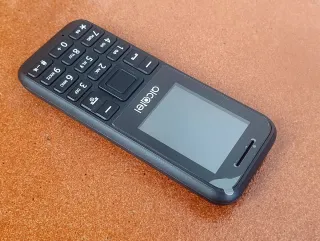 Telefono Mobile Alcatel 1066 con Tasti