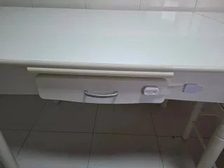 Mesa de cocina con 4 sillas