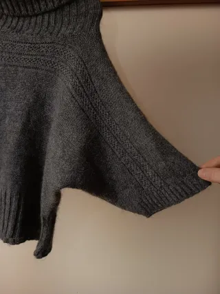 Camisola de malha cinzenta gola alta