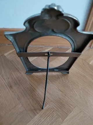 Marco in metallo argentato ovale