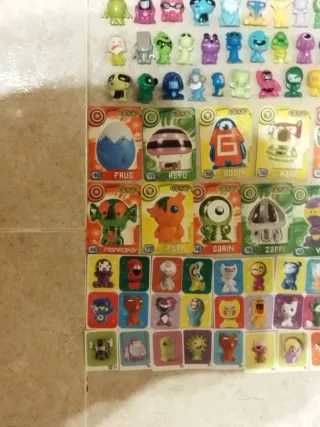 Lote 113 Gogos + pegatinas + cartas