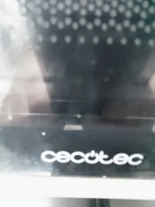 Microondas blanco con mandos giratorios