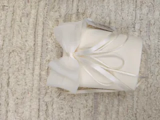 Bolsito de mano comunión blanco y dorado