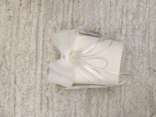 Bolsito de mano comunión blanco y dorado