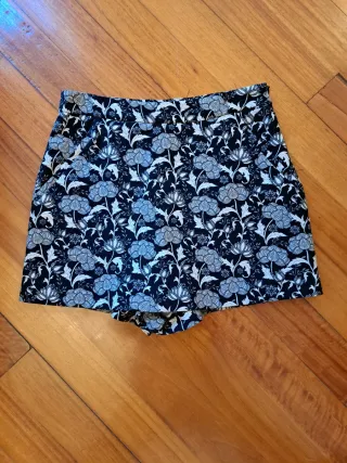 Falda pantalón Zara floral