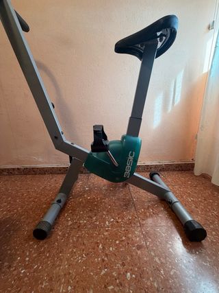 Bicicleta Estática Verde y Gris