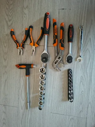 Kit Herramientas Eléctricas y Manuales