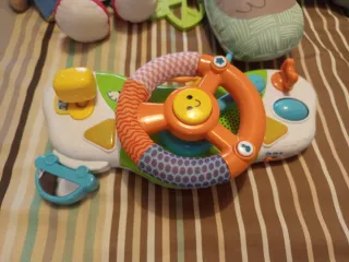 Lote juegos bebé: volante, cojín y más