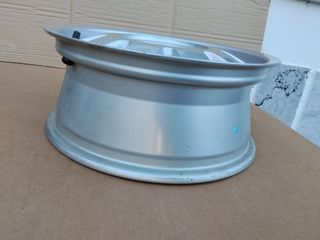 Llanta de 15'' Audi A3 Ref: 4B0601025N