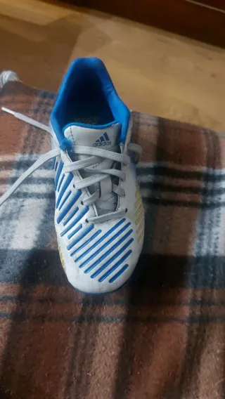 Botas de fútbol Adidas Predator niño Talla 29