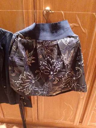 Conjunto azul oscuro y plateado para fiesta