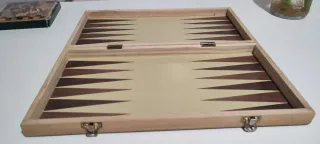 2 Juegos 3 en 1: Ajedrez, Damas, Backgammon