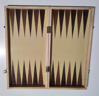 2 Juegos 3 en 1: Ajedrez, Damas, Backgammon