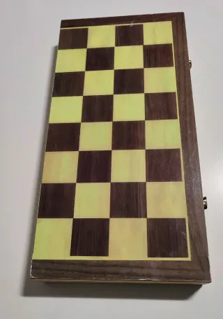 2 Juegos 3 en 1: Ajedrez, Damas, Backgammon