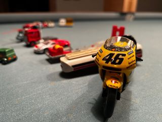 Modellini giocati: elicottero, camion,  moto VR 46