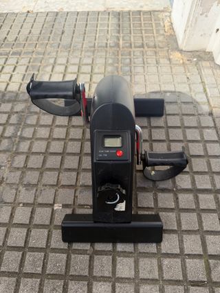 Bicicleta estática compacta