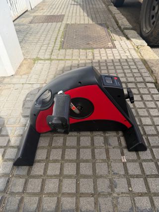 Bicicleta estática compacta