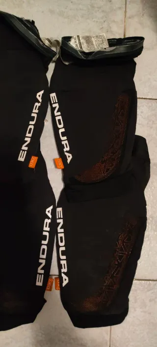 Lote Rodilleras Endura D3O