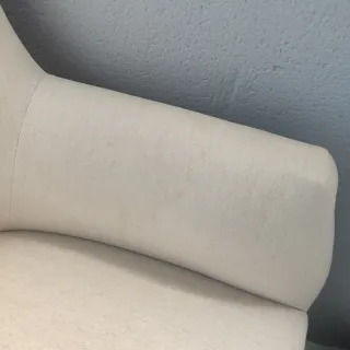 Pareja de butacas provenzal beige y madera