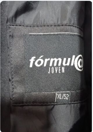 Chaqueta de fiesta con capucha negra