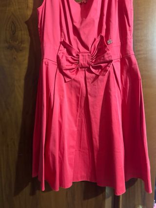 Vestito elegante rosso con fiocco