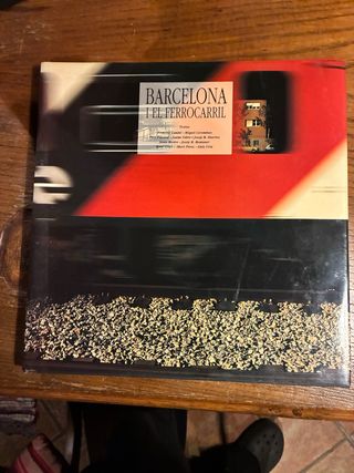 Libro en catalán ferrocarril Barcelona