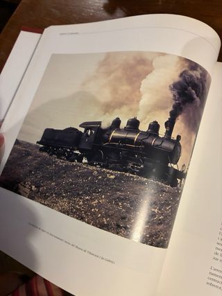 Libro en catalán ferrocarril Barcelona