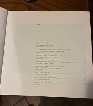 Libro en catalán ferrocarril Barcelona
