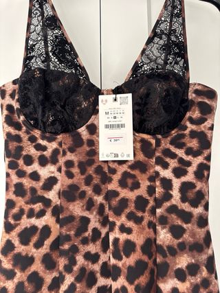 Vestido Leopardo Encaje Zara