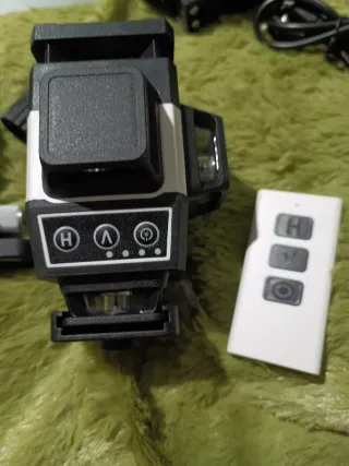 Metro láser con estuche