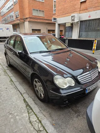 Mercedes-Benz Clase C 2005