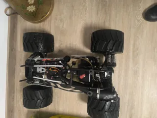 Monster Truck FG Amarillo