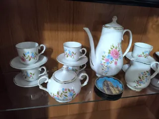 Juego de copas y café variado