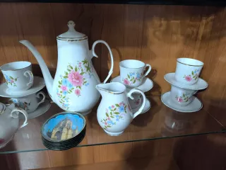 Juego de copas y café variado