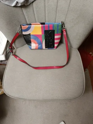 Bolso Desigual Multicolor con Correa Roja