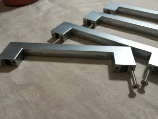 6 Tiradores plateados para armario