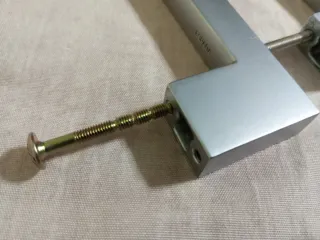 6 Tiradores plateados para armario