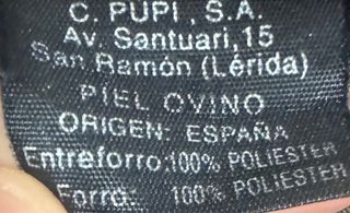 Cazadora de cuero marrón echa en León, España