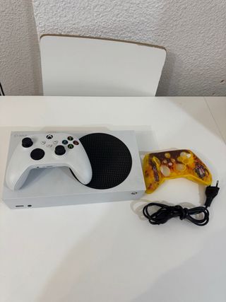 Xbox Series S 512GB + Mando Regalo funda silicona