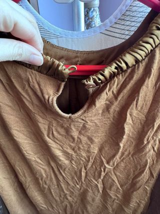 Blusa top satinado marrón