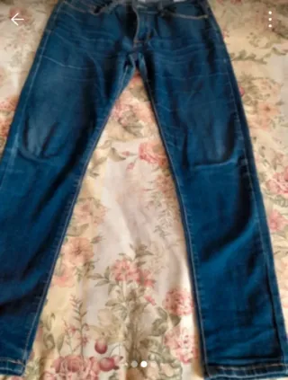 Lote Ropa Vaquera: Cazadora, Blusa y Pantalones