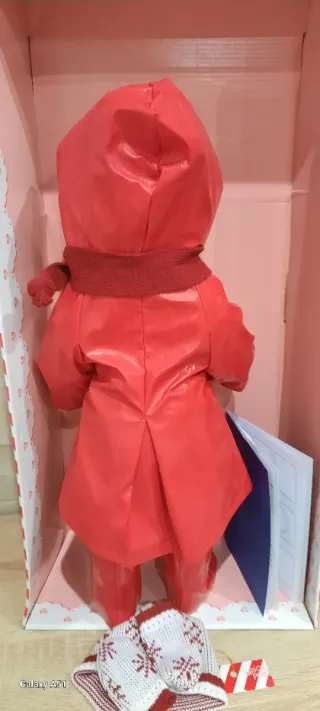 Muñeca Mariquita Perez con vestido y gorro