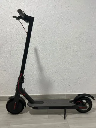 Patinete Eléctrico Xiaomi Mi Scooter 365
