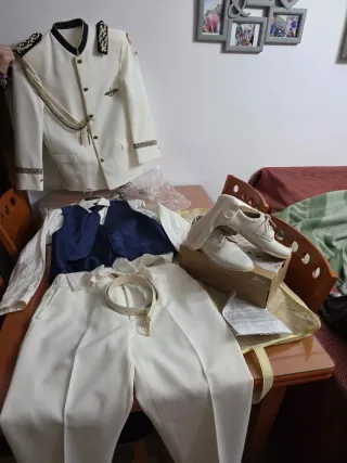 Traje Comunión Amaretto Blanco y Dorado